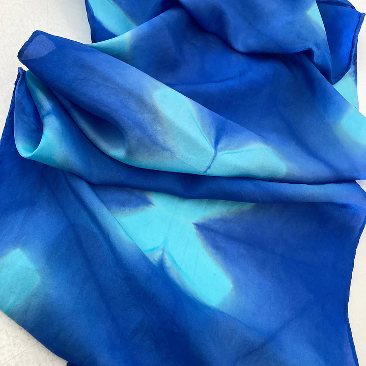 Pañuelo seda flores turquesa 4