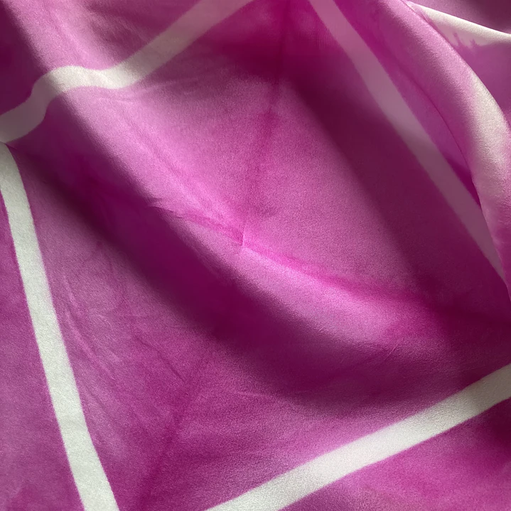 Pañuelo seda rombos rosa 3