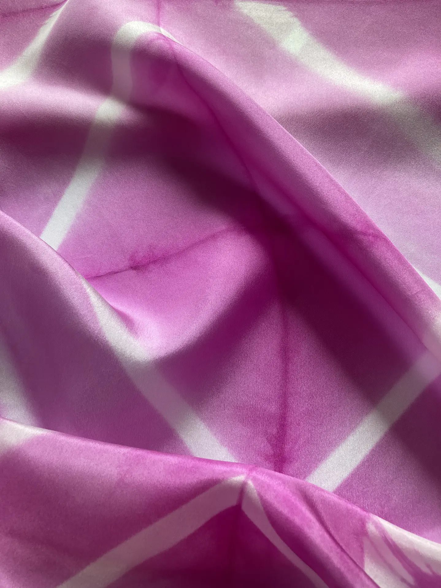 Pañuelo seda rombos rosa 4