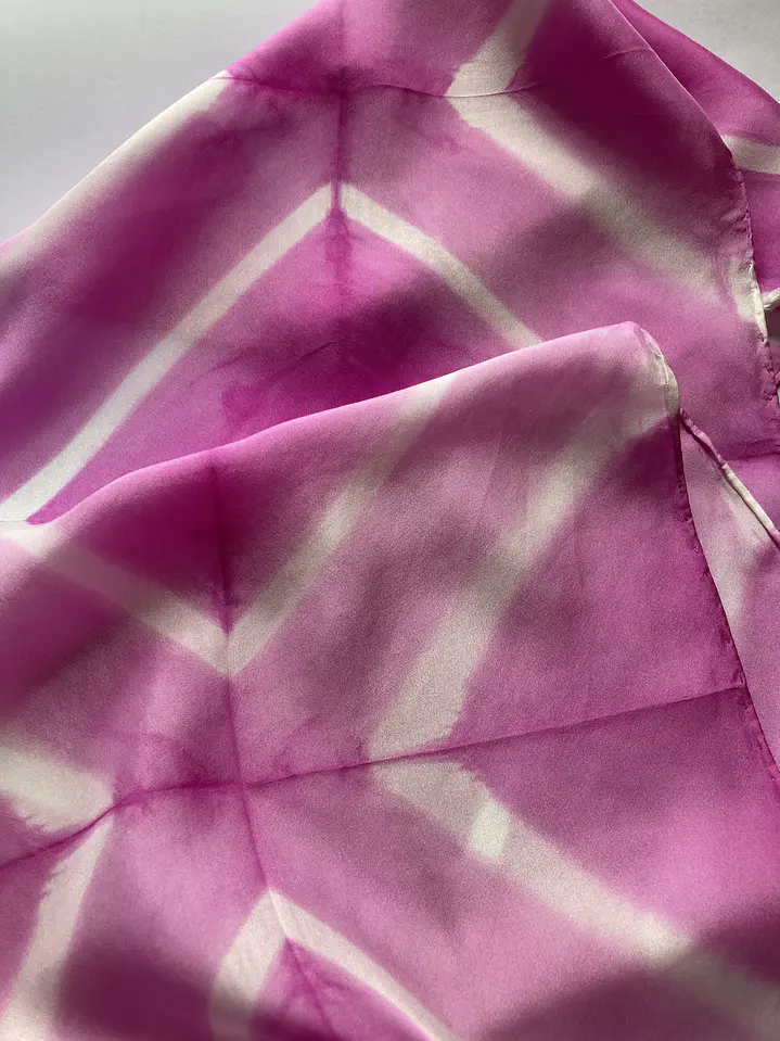 Pañuelo seda rombos rosa 5