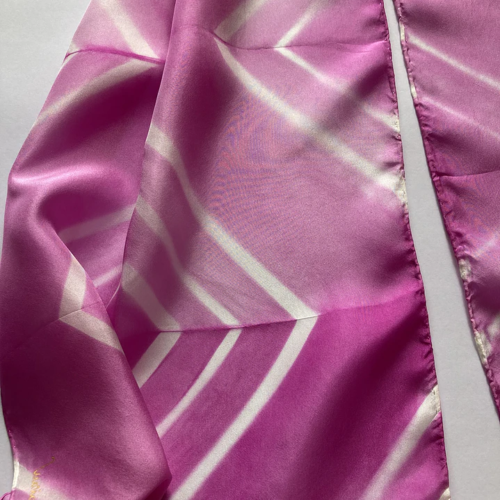 Pañuelo seda geometría rosa  3