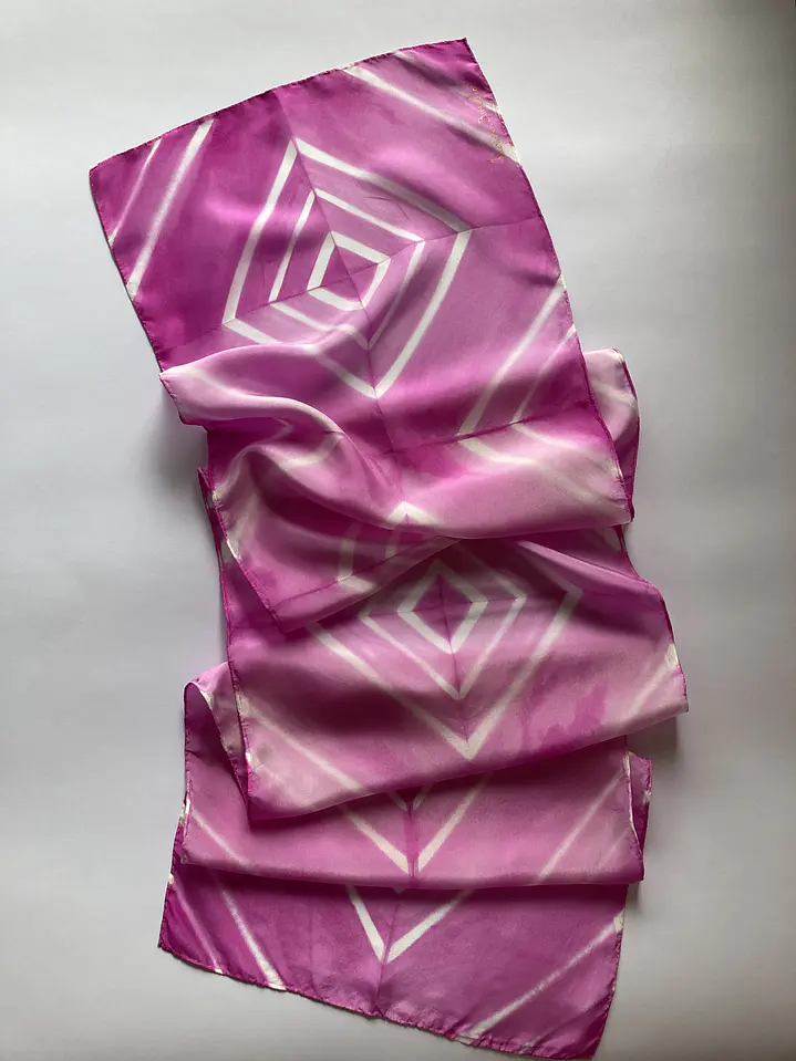 Pañuelo seda geometría rosa  4