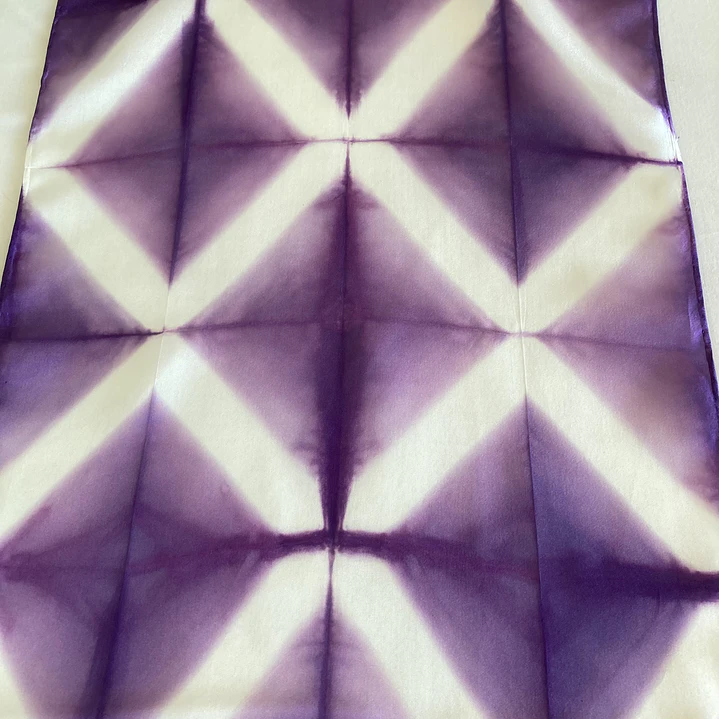 Pañuelo seda geometria  violeta 3