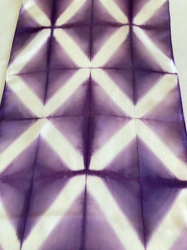 Pañuelo seda geometria  violeta 3
