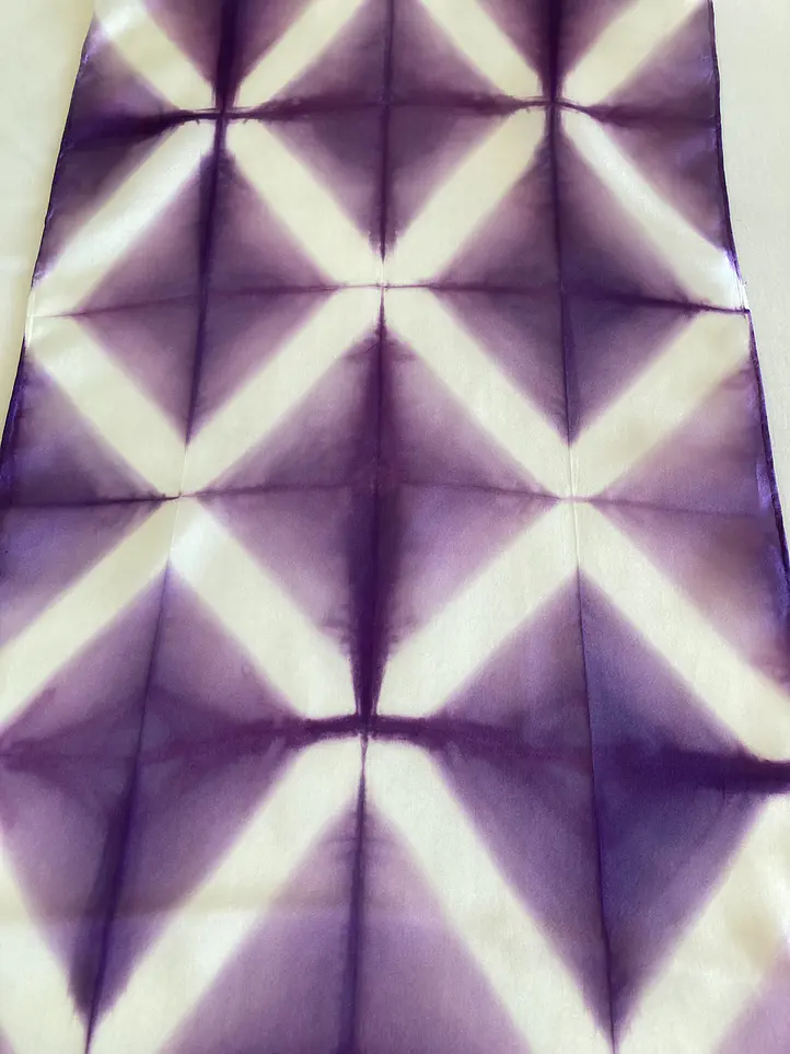 Pañuelo seda geometria  violeta 3