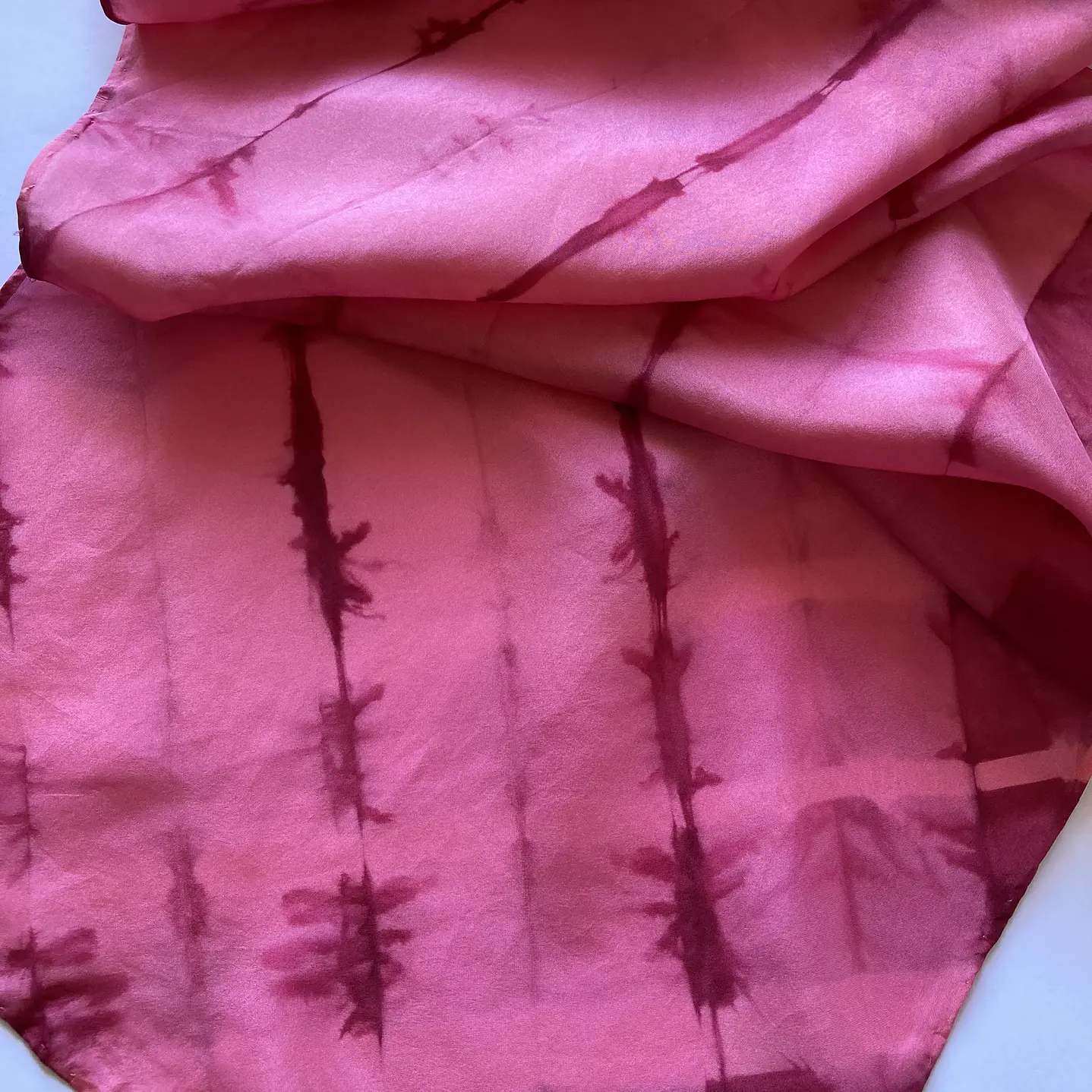 Pañuelo seda frambuesa 2