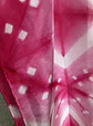 Pañuelo seda rombos y puntos fucsia  - Miniatura 5