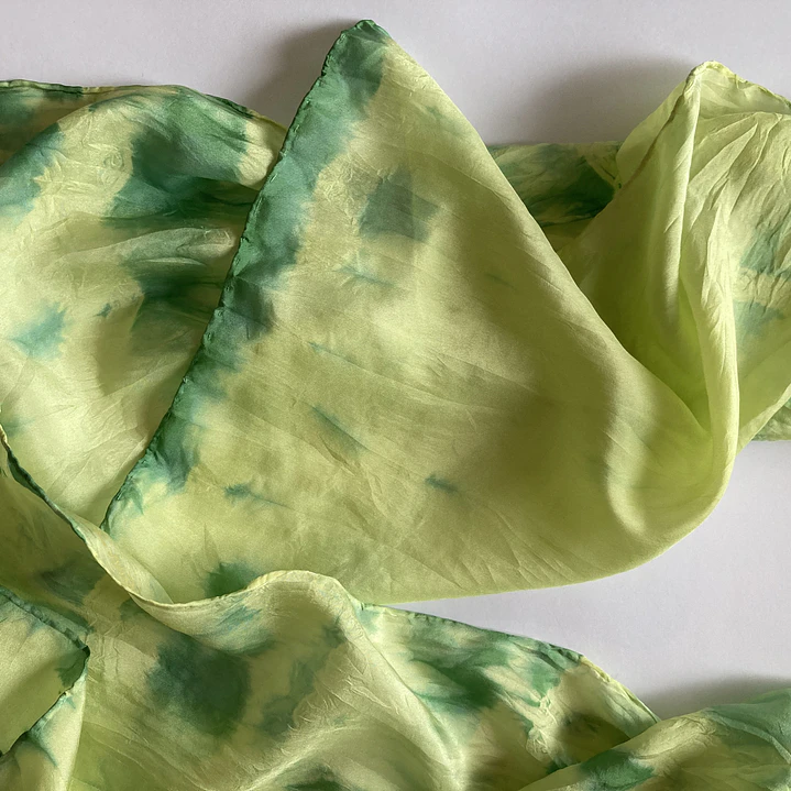 Pañuelo seda abstracto verde 2