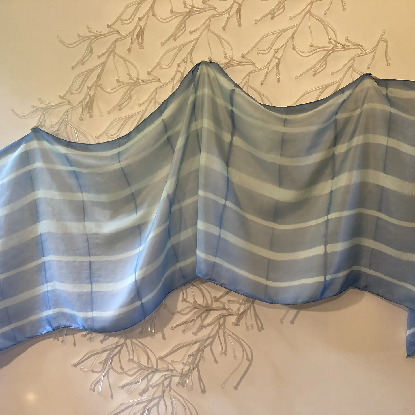 Pañuelo seda líneas celeste 1