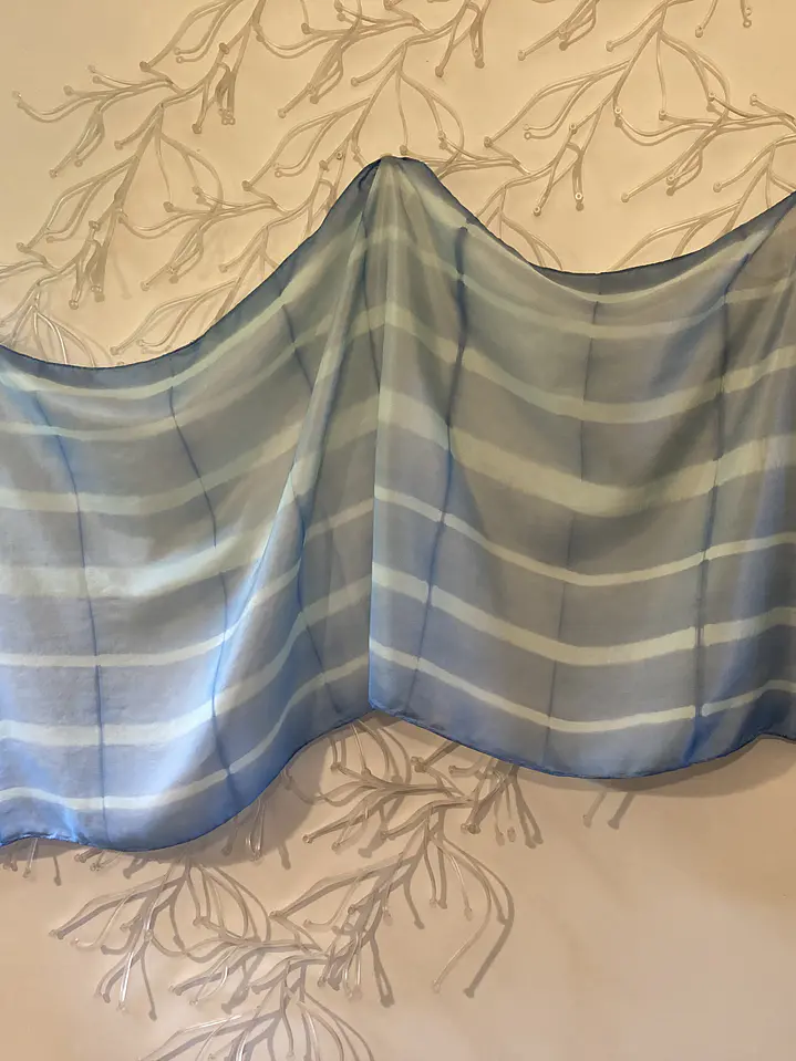 Pañuelo seda líneas celeste 1
