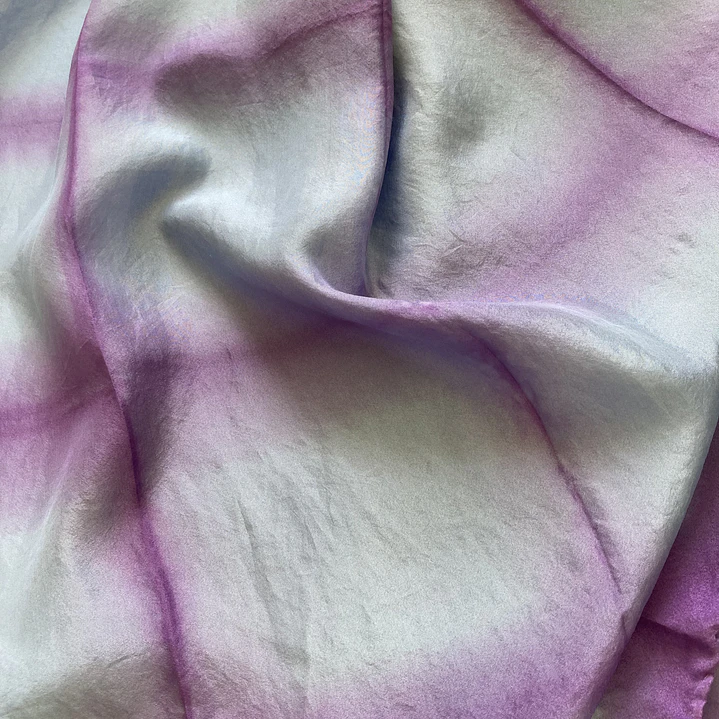 Pañuelo seda cuadros malva 4