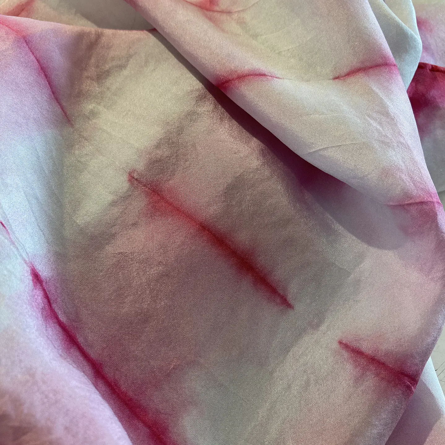 Pañuelo seda granate 2