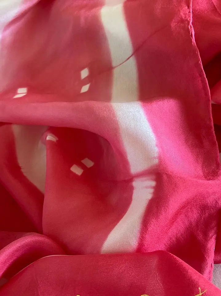 Pañuelo seda líneas roja 1