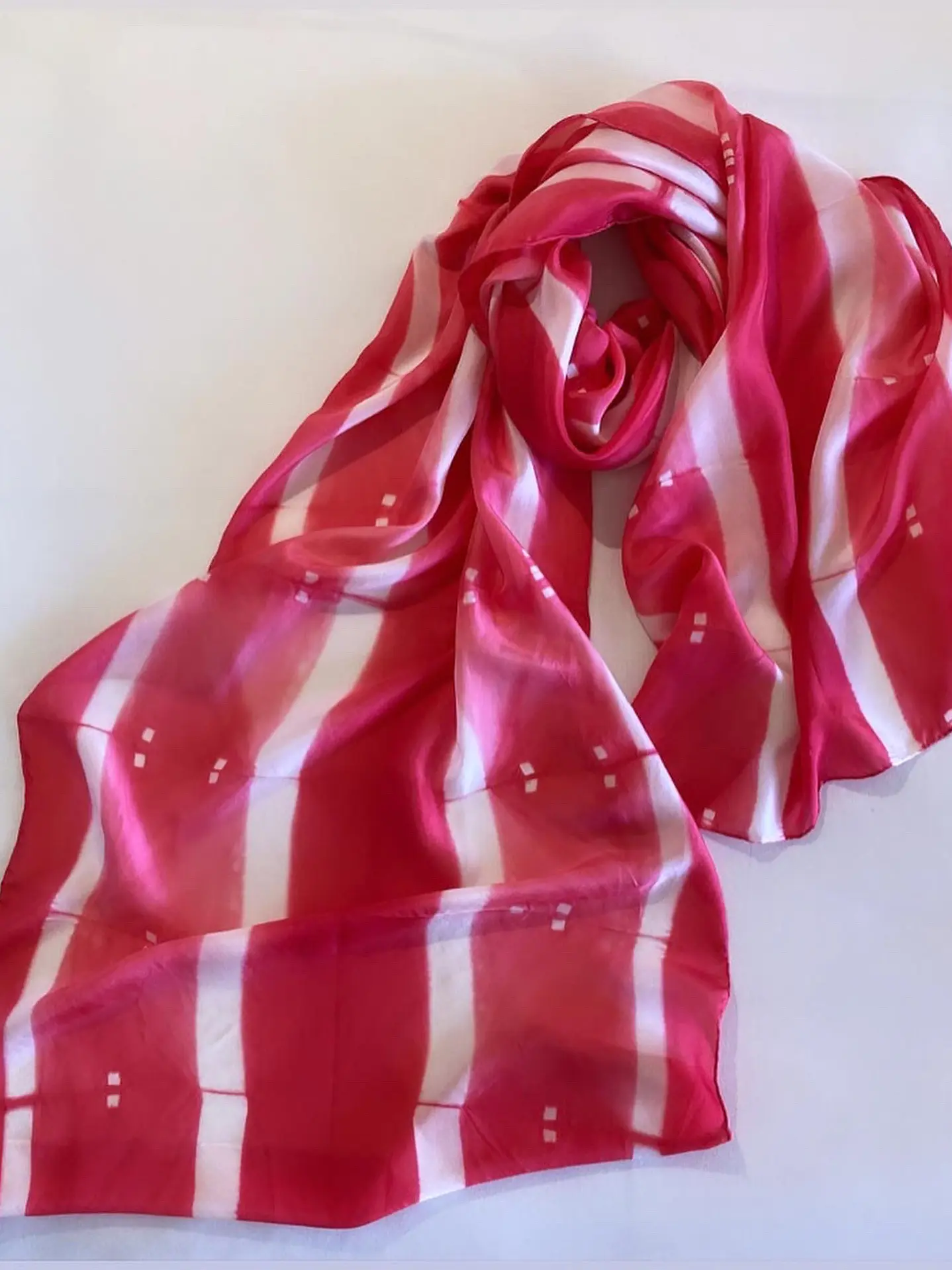 Pañuelo seda líneas roja 2