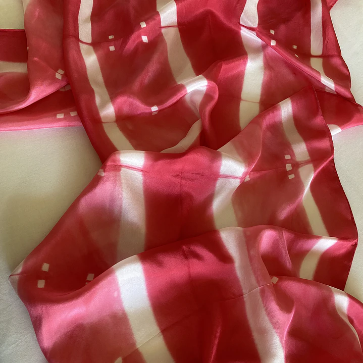 Pañuelo seda líneas roja 3