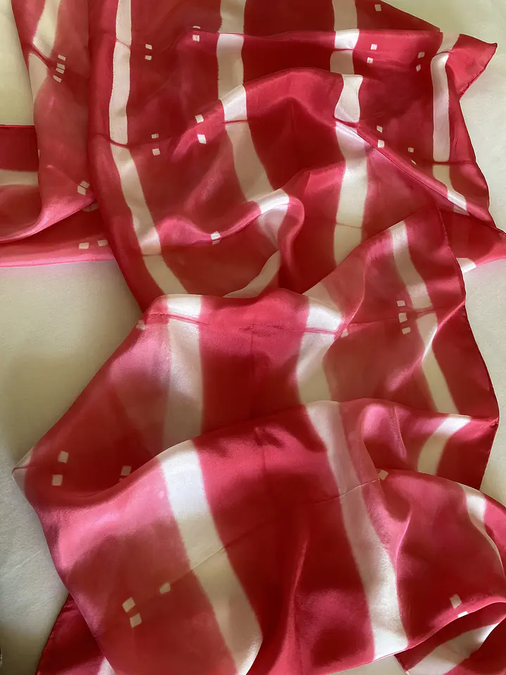Pañuelo seda líneas roja 3