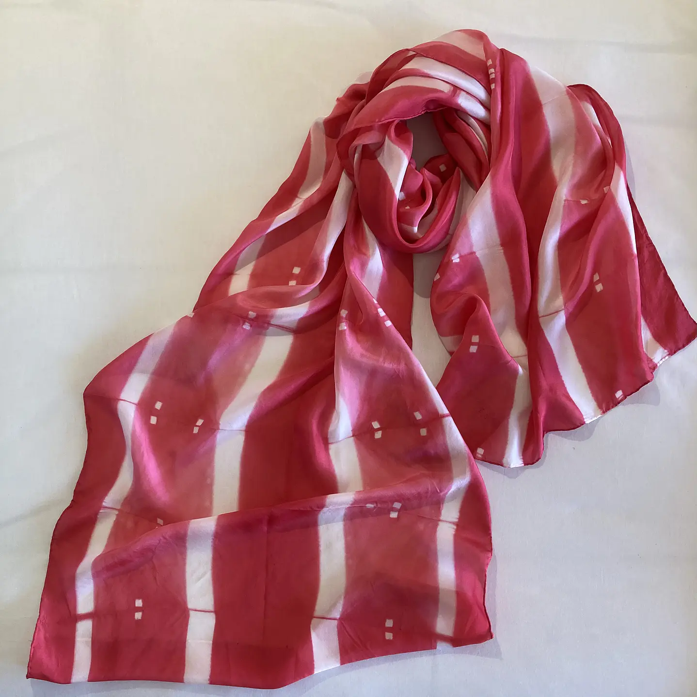 Pañuelo seda líneas roja 4