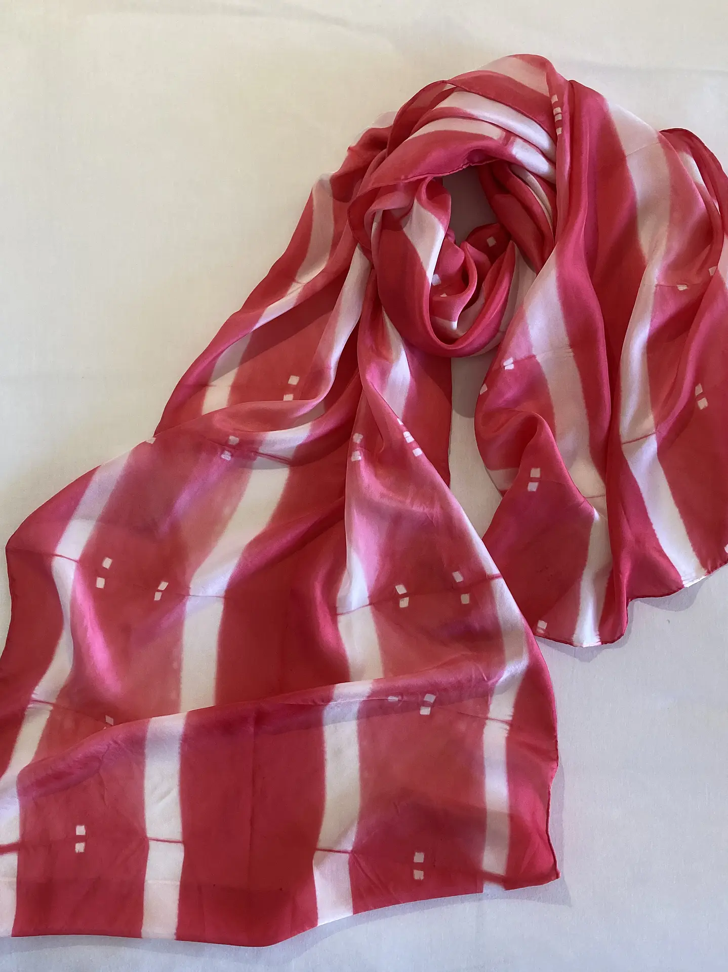 Pañuelo seda líneas roja 4
