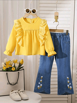 BLUSA + JEANS CON BORDADO FLORAL