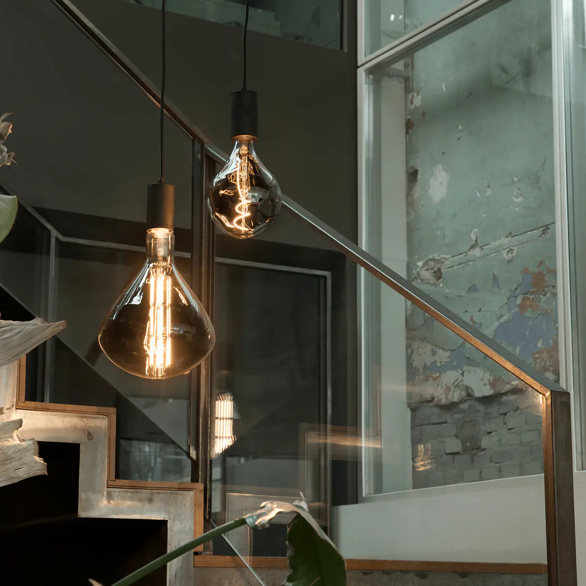 Lâmpada XXL Sydney Titanium LED 8W E27 2200K Calex 2