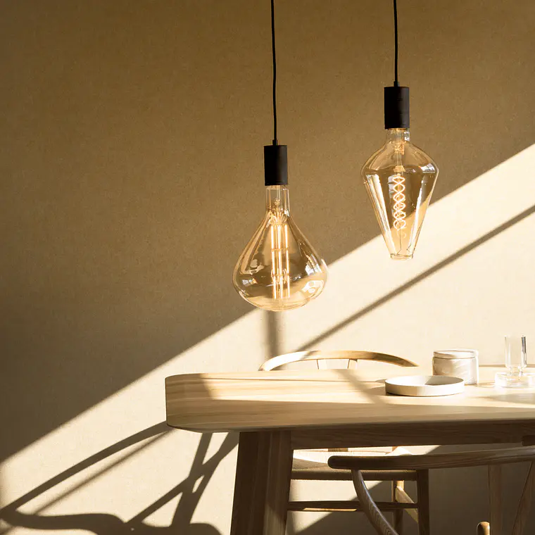 Lâmpada XXL Vienna Gold LED 6W E27 2200K Calex 3