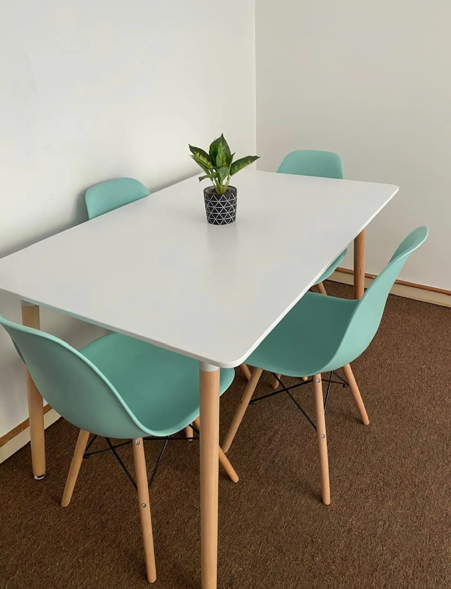 Mesa Rectangular Eames MDF + 4 Sillas Eames –comedor 3