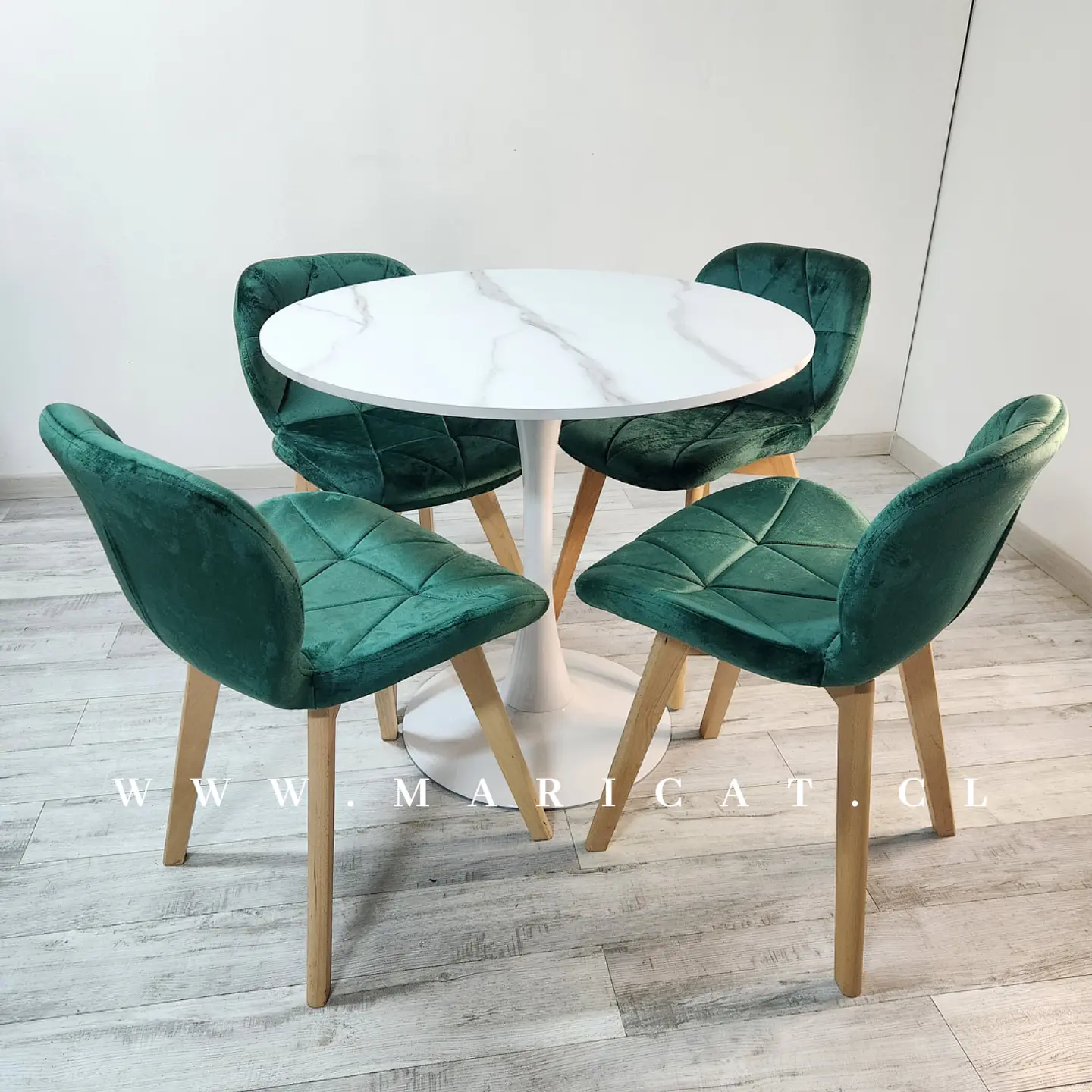 Mesa Tulip Autoadhesivo Mármol Redonda +4 Sillas Mariposa – Comedor 2