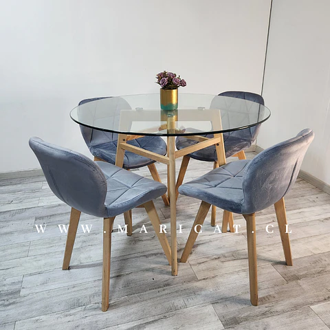 Mesa Nordic Vidrio + Silla Mariposa Felpa