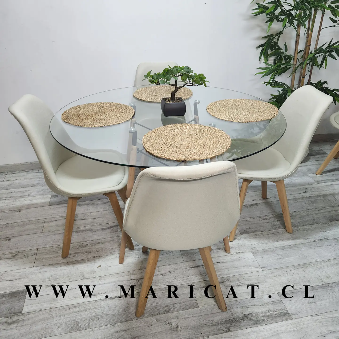 Mesa Eames Vidrio + Silla Tulip Lino 3