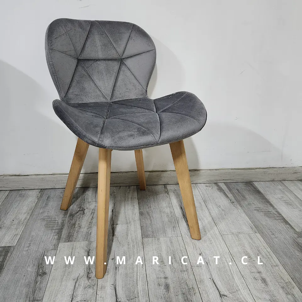 Silla Mariposa de Velvet con Base de Madera de Haya  3