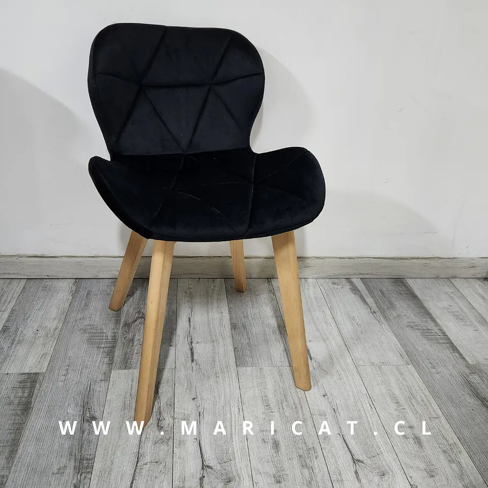 Silla Mariposa de Velvet con Base de Madera de Haya  4