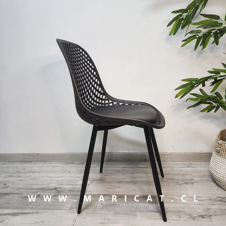 Silla Europea Eco Cuero Negro 3