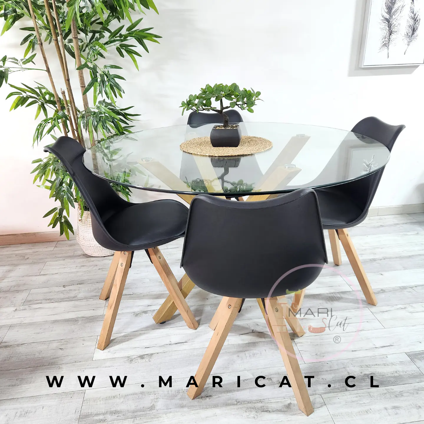 Mesa Valdivia Nordic Redonda Vidrio +4 Sillas Tulip Nordic – Comedor  2