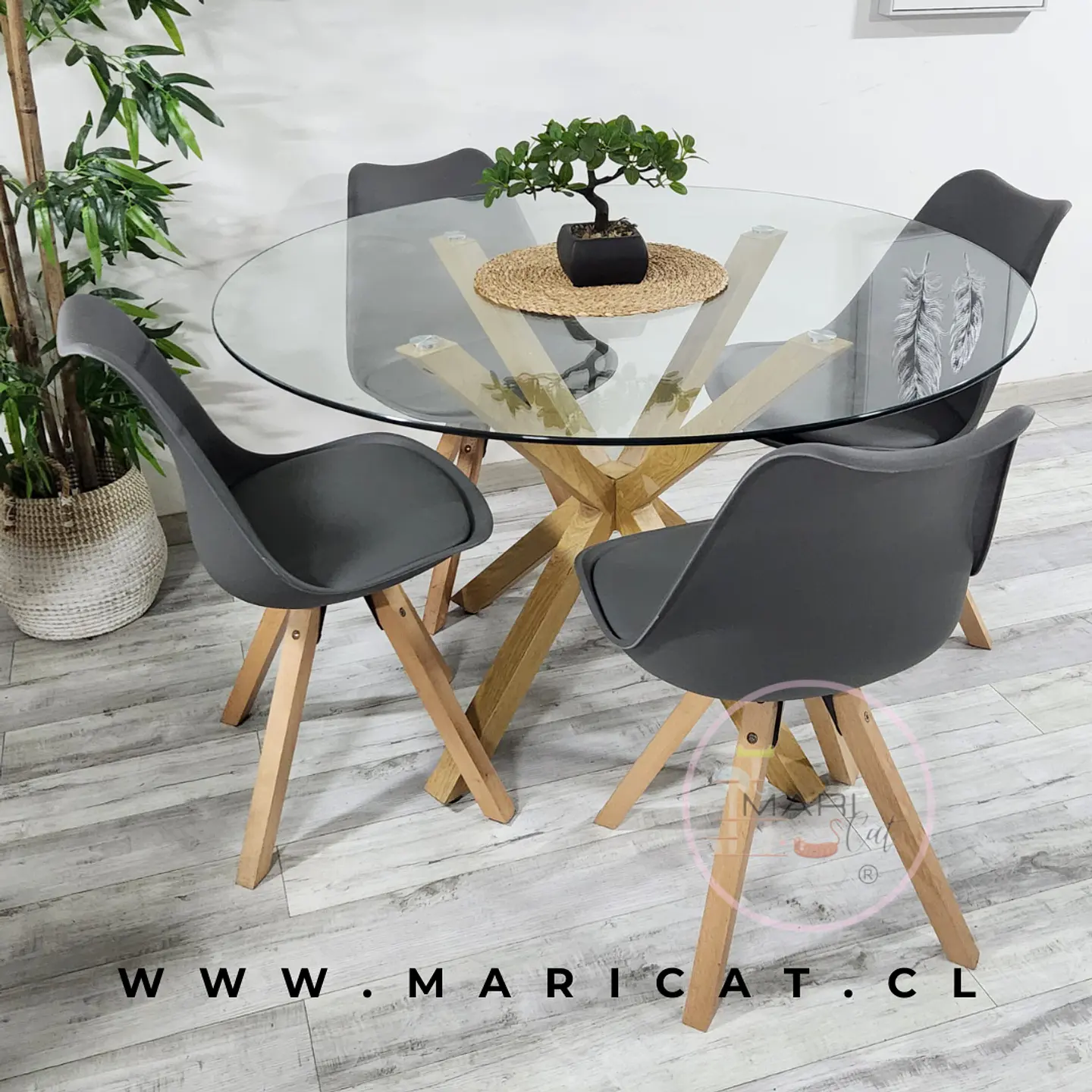 Mesa Valdivia Nordic Redonda Vidrio +4 Sillas Tulip Nordic – Comedor  3