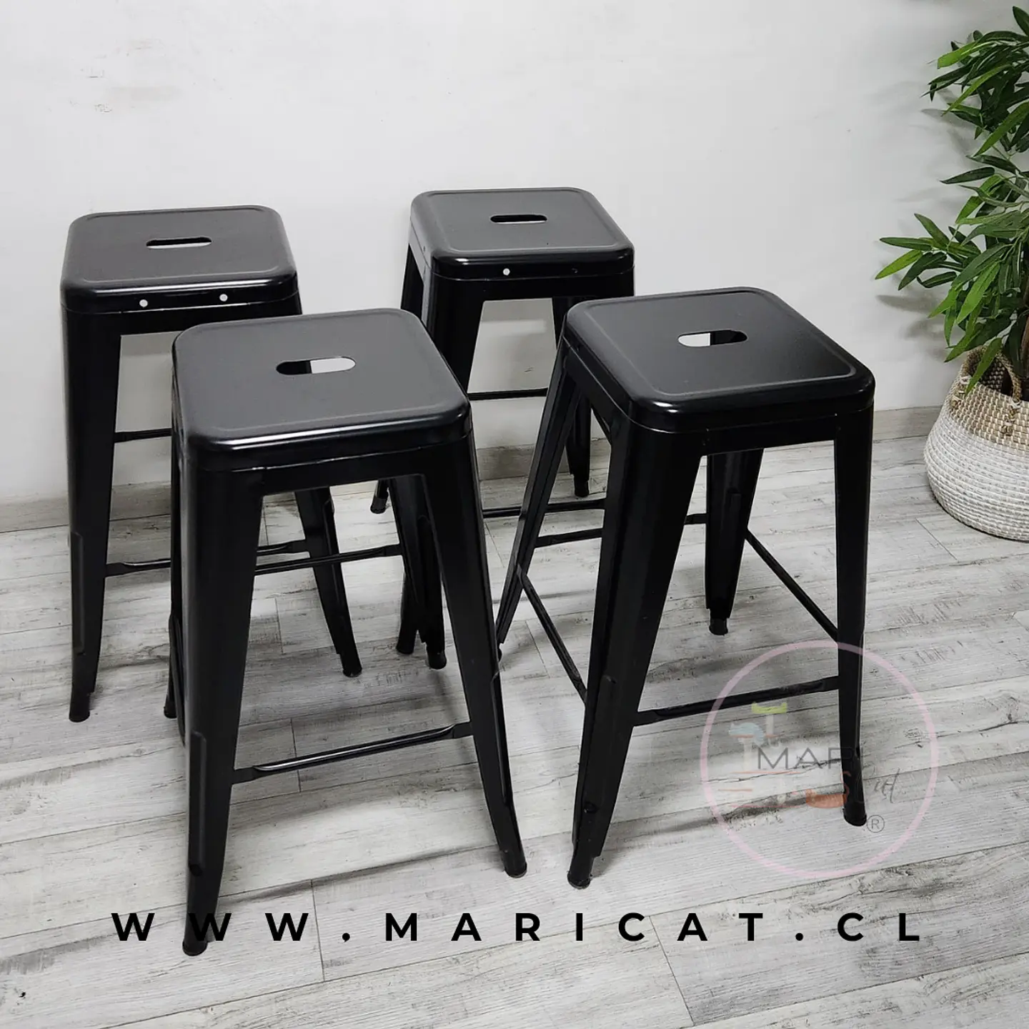 Pack 4 Taburete Bar Tolix Metal Negro sin respaldo- Terraza eventos restaurant 4