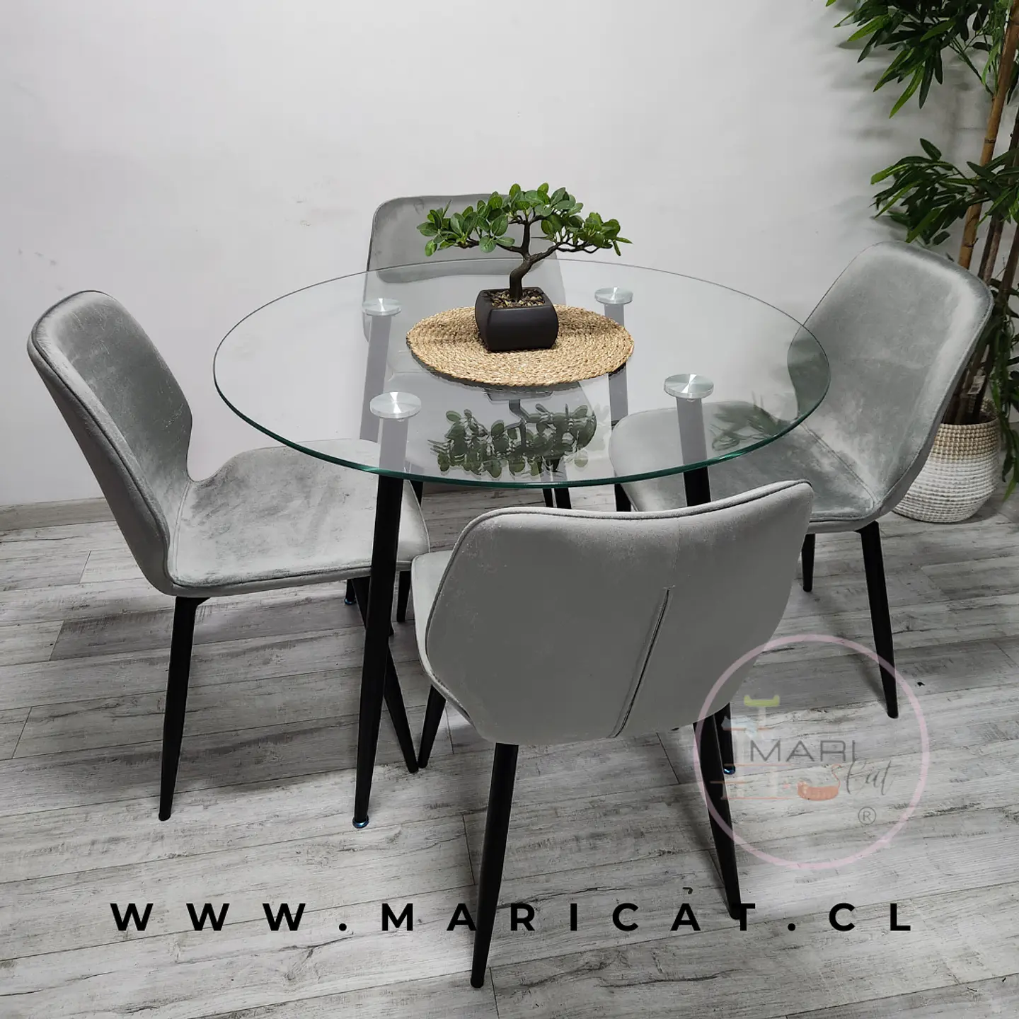 Comedor Redondo Mesa Lyon Metal Black de Vidrio + 4 Sitiales Mariposa Velvet 1