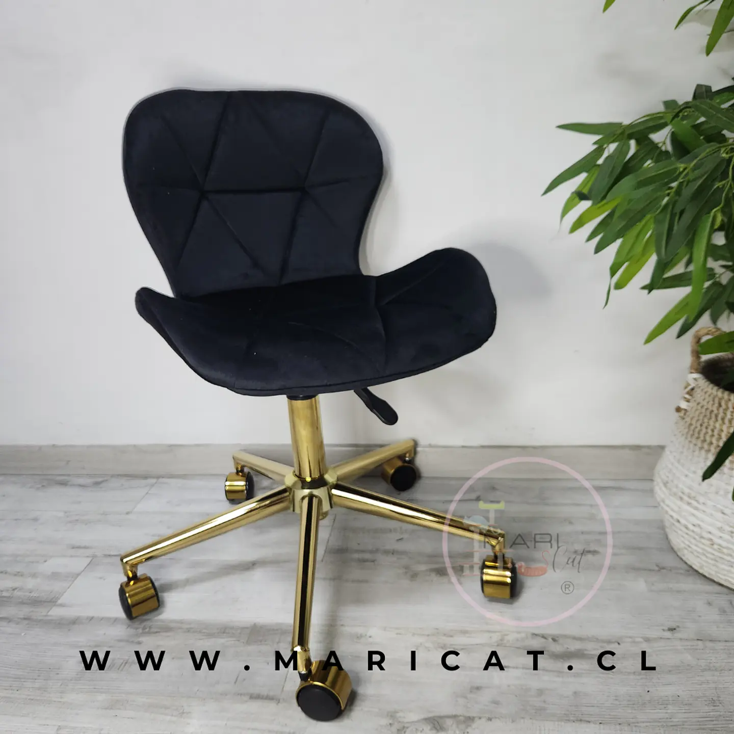 Silla Mariposa Velvet Dorado – Living y Recepción 5