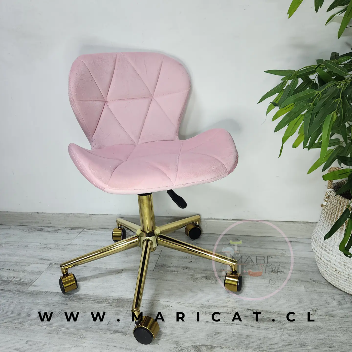 Silla Mariposa Velvet Dorado – Living y Recepción 1