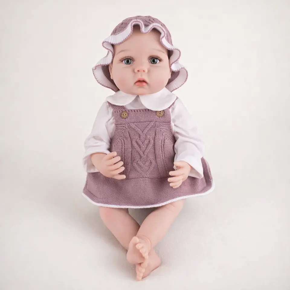 Muñeca Bebé Reborn Realista 55 cm con Accesorios en Tonos Mora  + 3 years 1
