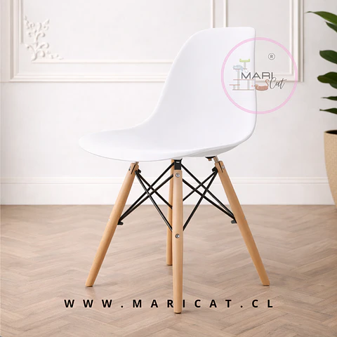 Silla Eames Polipropileno con Estructura de Metal y Madera