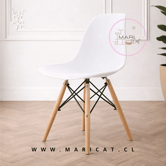 Silla Eames de Polipropileno con Base de Haya Alemana y Estructura Metálica – Terminación Semi Mate