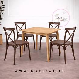 Mesa Vema Madera Natural + Sillas Danubio Crossback de Polipropileno Terraza