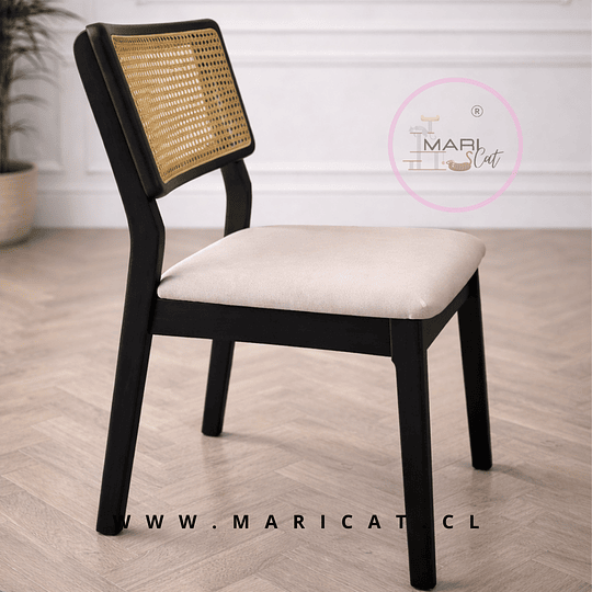  Silla Verona de Comedor Madera Negra con Ratán y Asiento Beige 
