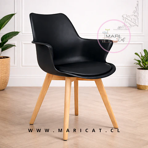 Butaca Eames Tulip Negro Acolchada con Base de Madera