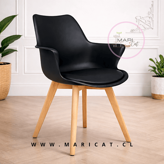 Butaca Eames Tulip Negro Acolchada con Base de Madera – Diseño Moderno