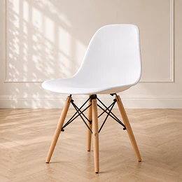 Silla Eames de Polipropileno con Base de Haya Alemana y Estructura Metálica Terminación Semi Mate / comedor