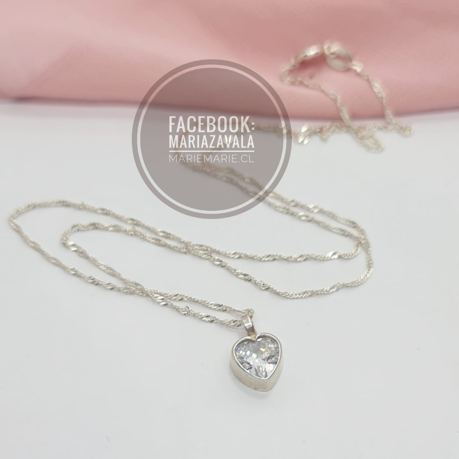 Collar Corazon Blanco