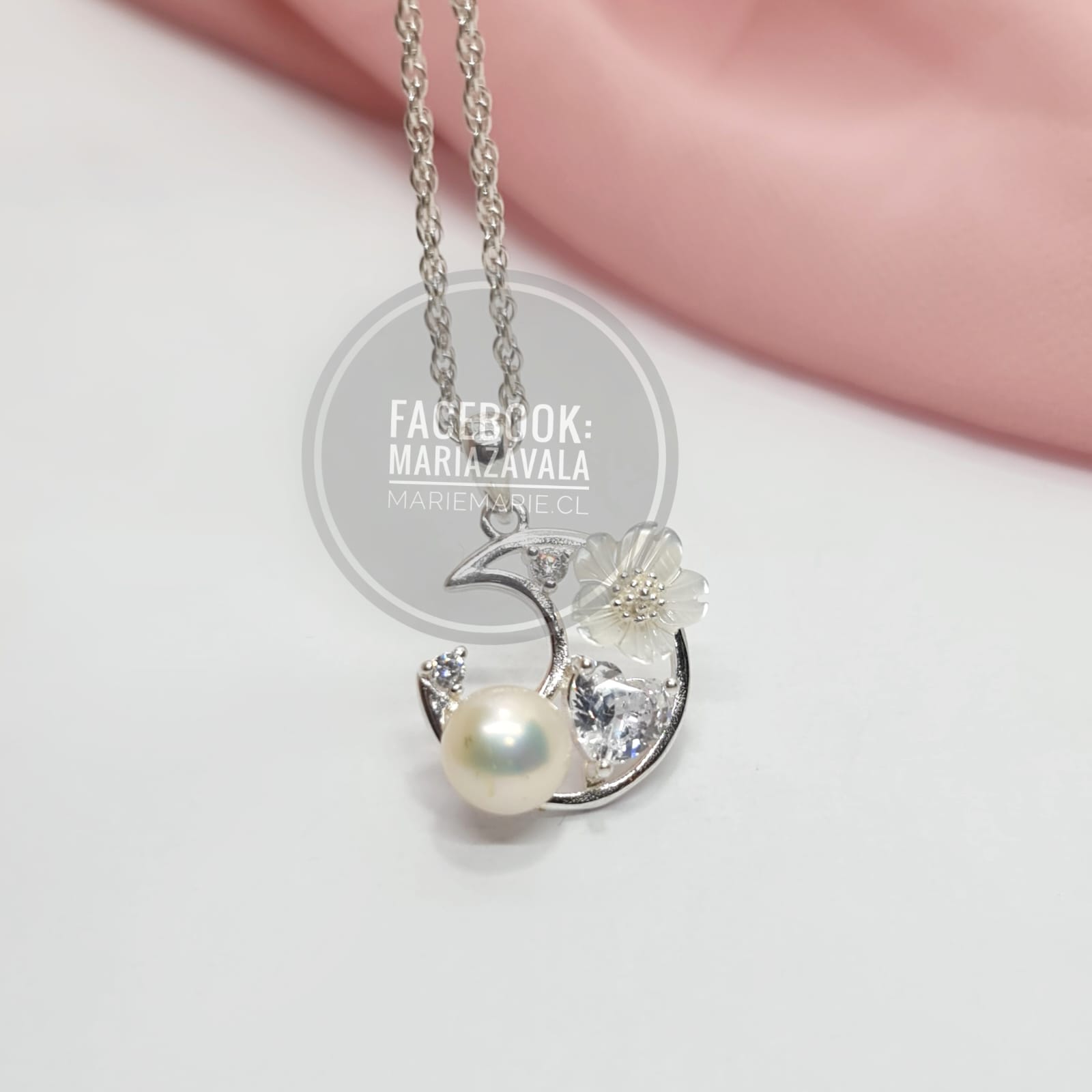 Collar Luna Soñadora