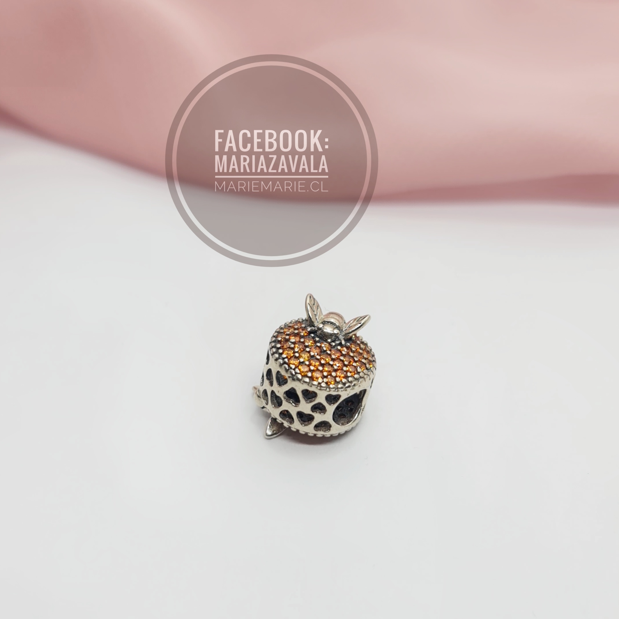 Charm colgante Corazón y Abejas Pandora Shine