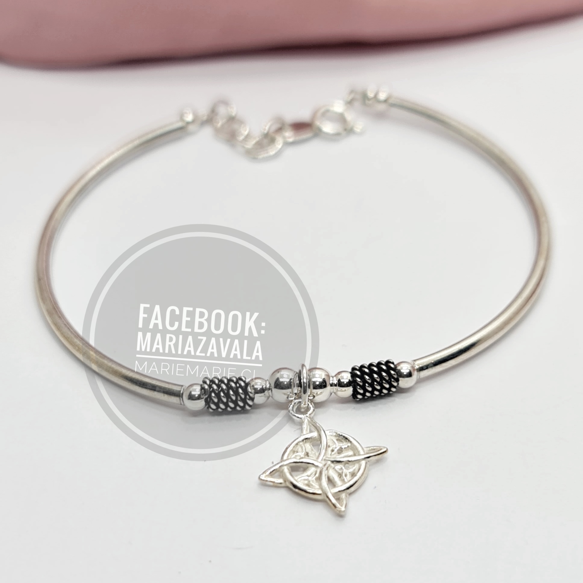 Pulsera Rígida Nudo De Bruja